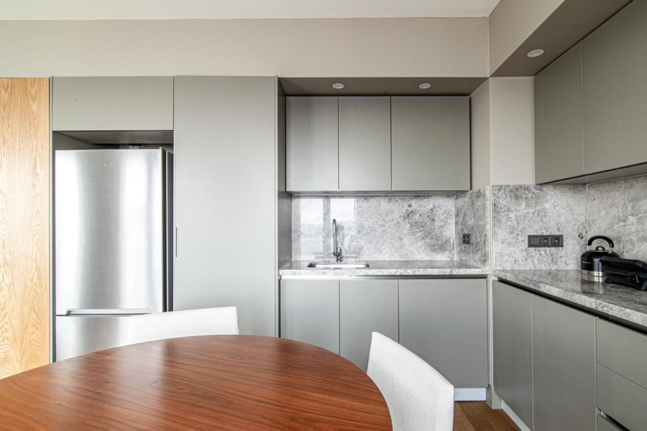 Flat With Panoramic Bosphorus View In Cihangir Istanboel Buitenkant foto
