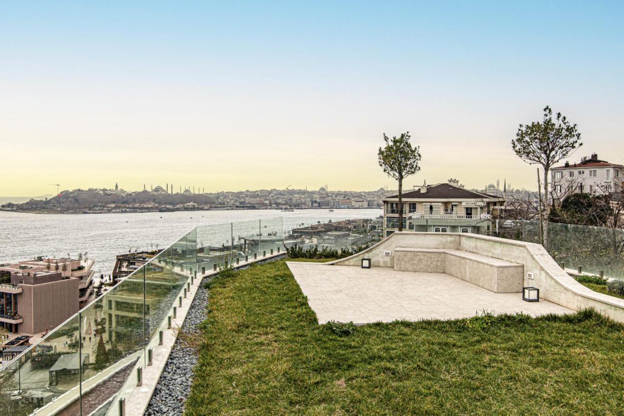 Flat With Panoramic Bosphorus View In Cihangir Istanboel Buitenkant foto